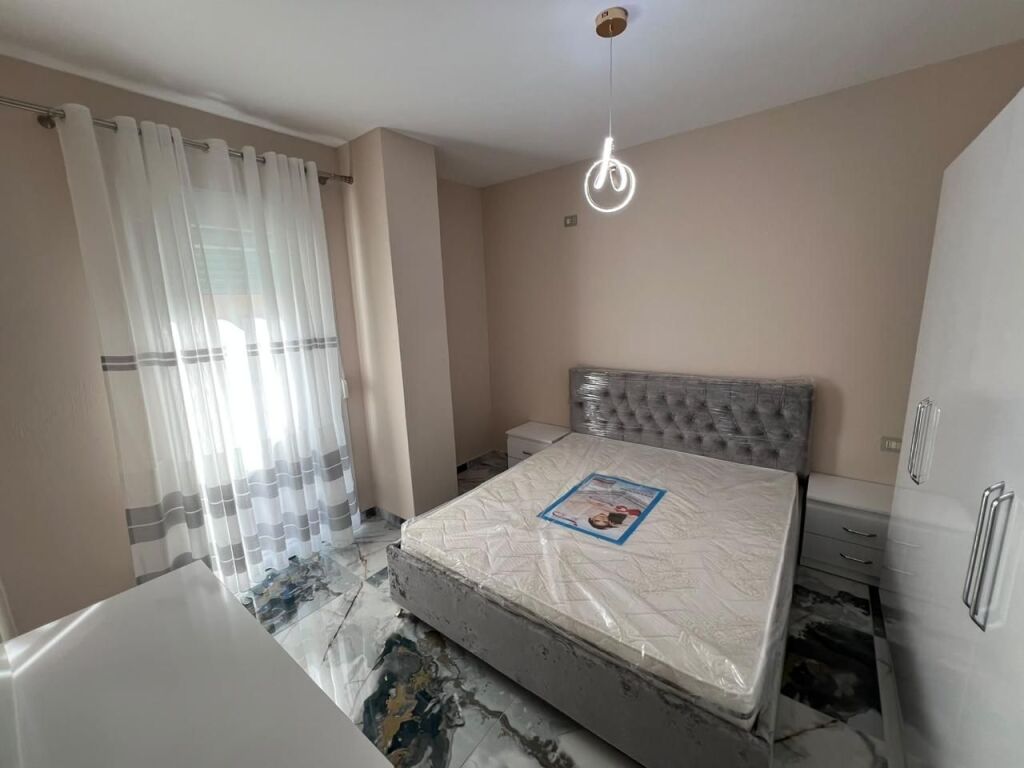 QIRA APARTAMENT 2+1, QENDER DURRES 500 EURO