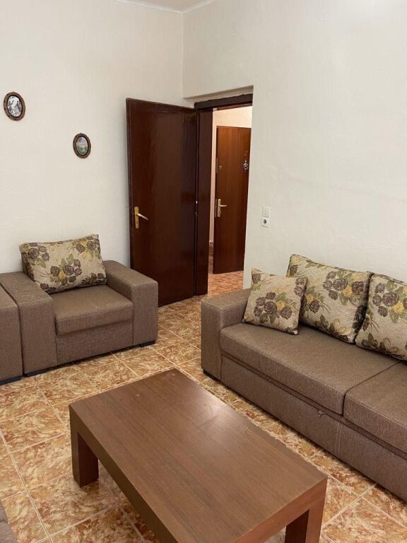 2+1 apartment for rent, Zogu i Zi