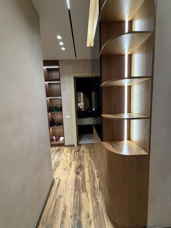 Apartament 2+1+2 me 2 Poste Parkimi në Kompleksin Delijorgji për shitje!