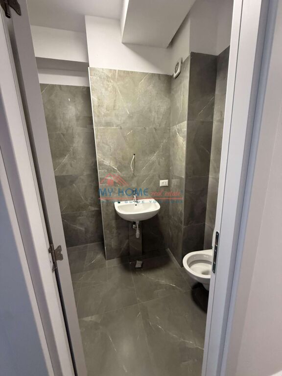 Office for Rent Pharmacy 10 Tirana