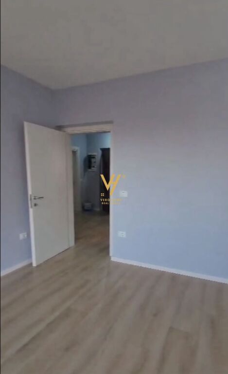 OFFICE FOR RENT 80 M2 AT PAZARI I RI 60,000 LEKE