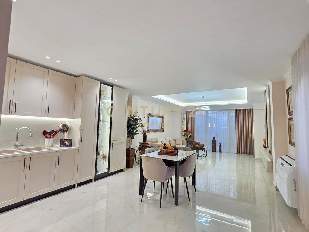 VILLA FOR RENT, LOCATED IN THE XHAMLLIK AREA, TIRANA! 1,500 € /Month