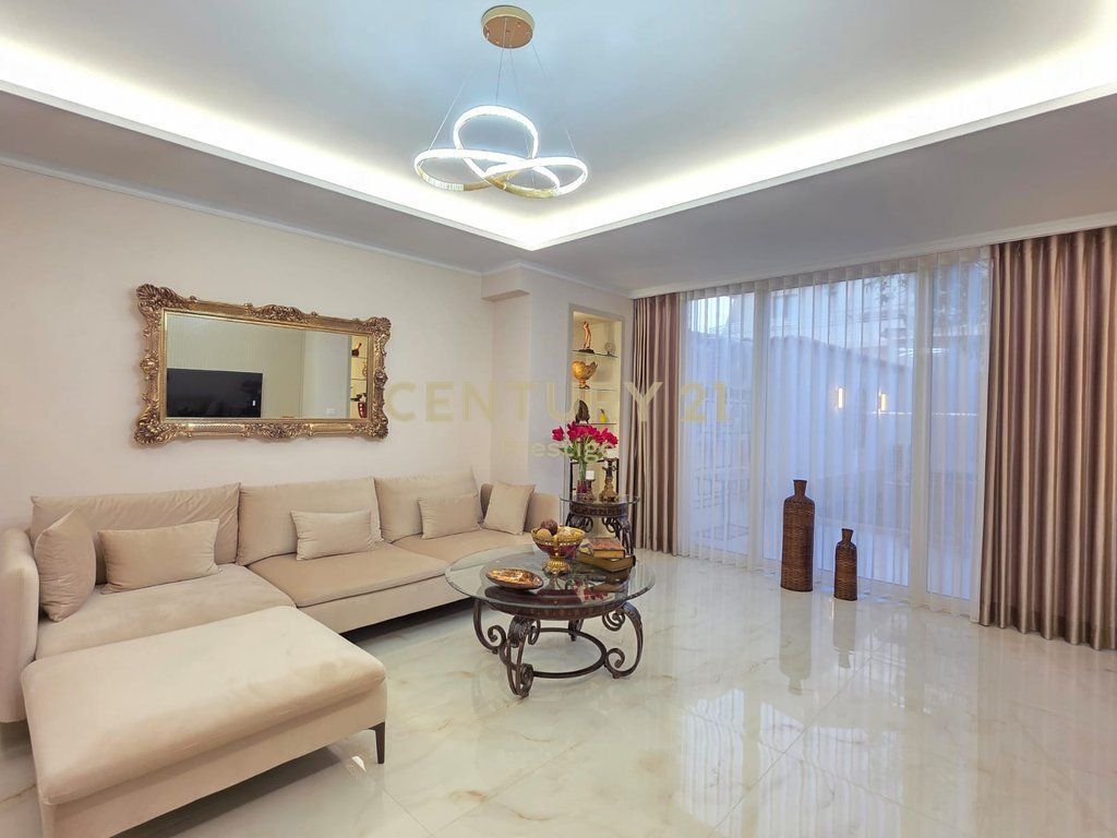 VILLA FOR RENT, LOCATED IN THE XHAMLLIK AREA, TIRANA! 1,500 € /Month