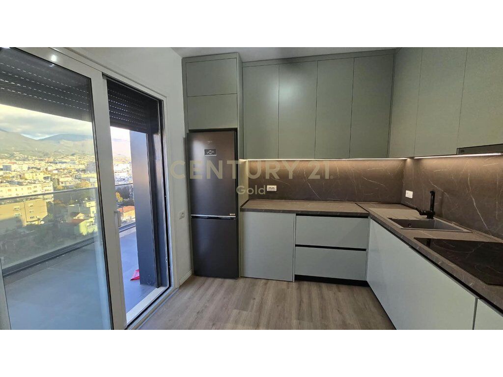 Jepet me qera Apartament modern 2+1, Shkolla e Kuqe