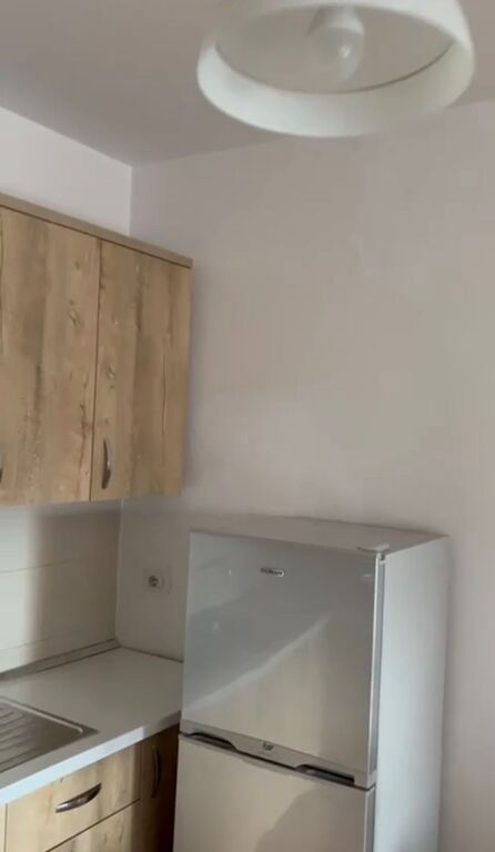 Bargain: 1+1 apartment for sale on 5 Maji Street, opposite Concord Center, 71.64 m2 - 135 million lek