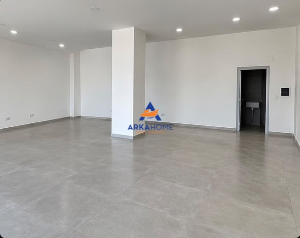 LOCALE COMMERCIALE IN AFFITTO 202 M2 "KAMËZ" 2020 EURO