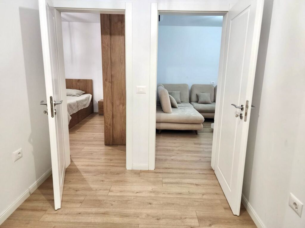 # FOR RENT: 2+1 📍Petro Nini - Lake Area, Blloku | 2nd Floor | Area: 60m² - 100% Fully Furnished | 60,000 ALL/Month