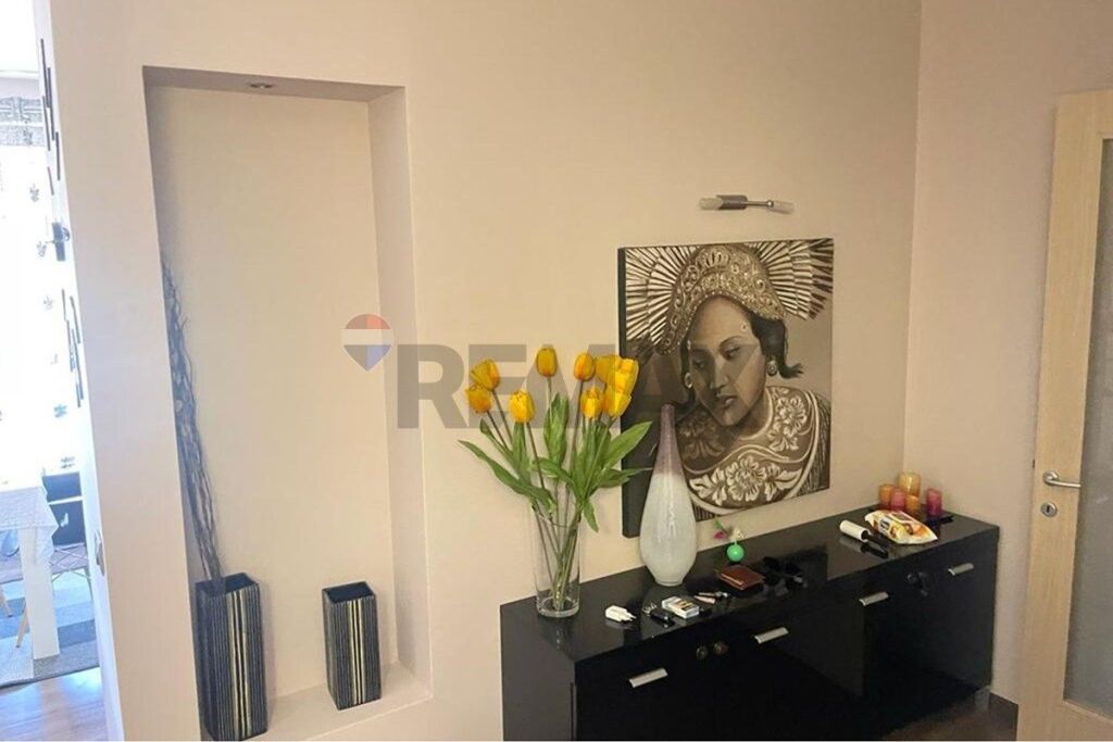 Apartament - Për Qira - Pallati me Shigjeta