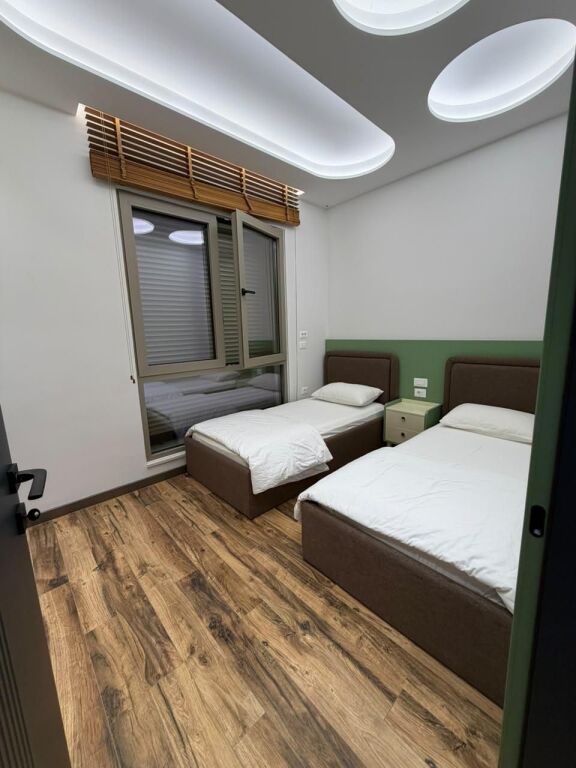 Apartament 2+1+2 me 2 Poste Parkimi në Kompleksin Delijorgji për shitje!
