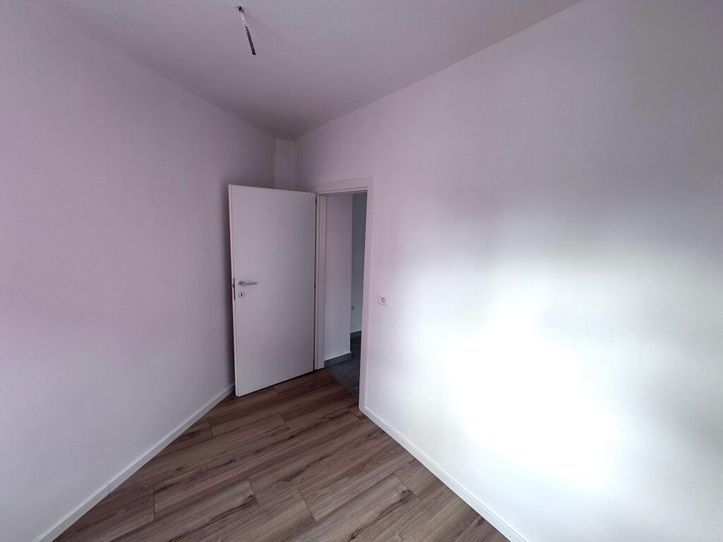 VENDESI APPARTAMENTO 2+1+2T VICINO ALLO STADIO, VALA PARK – DURRËS