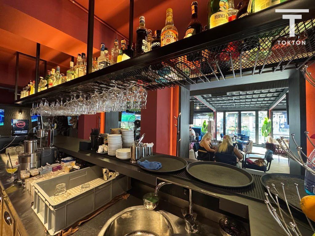 For sale, Commercial space 📍Rruga Komuna e Parisit, Tiranë.