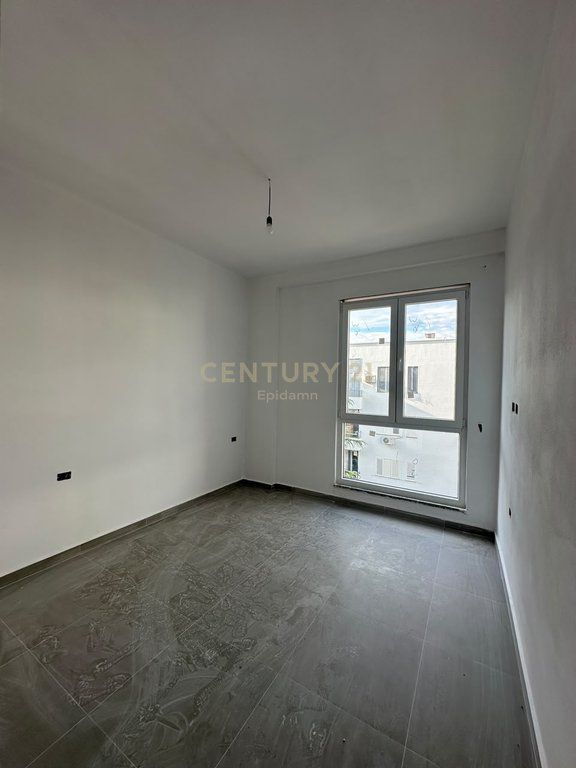 Apartament 2+1 per shitje tek Gjiri Lalzit !