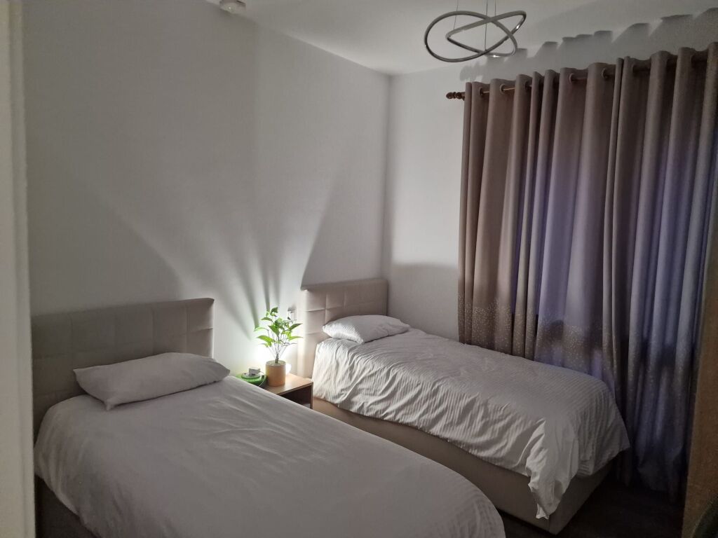 📌 JEPET ME QIRA APARTAMENT 2+1 | RRUGA NAIM FRASHËRI – PRANË RRUGËS SË AMBASADAVE