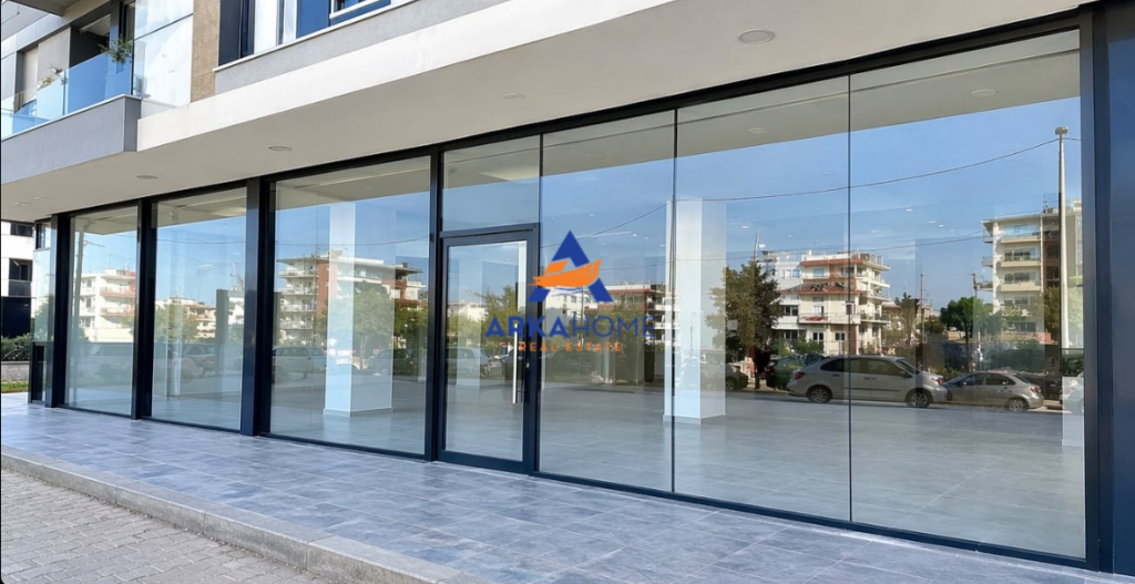 LOCALE COMMERCIALE IN AFFITTO 202 M2 "KAMËZ" 2020 EURO