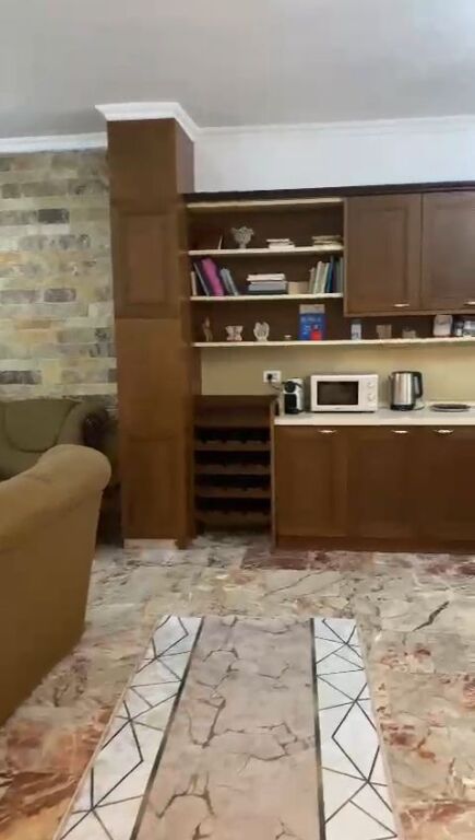 3+1+2 for rent, Pazari Ri