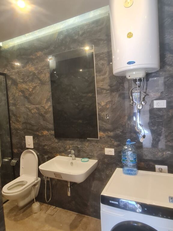 Shitet apartament 2+1 tek Varri i Bamit