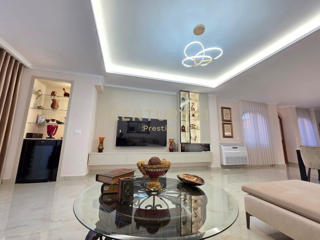 VILLA FOR RENT, LOCATED IN THE XHAMLLIK AREA, TIRANA! 1,500 € /Month