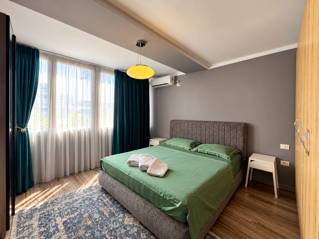 Shitet, Apartament 1+1, Blloku, Tiranë.