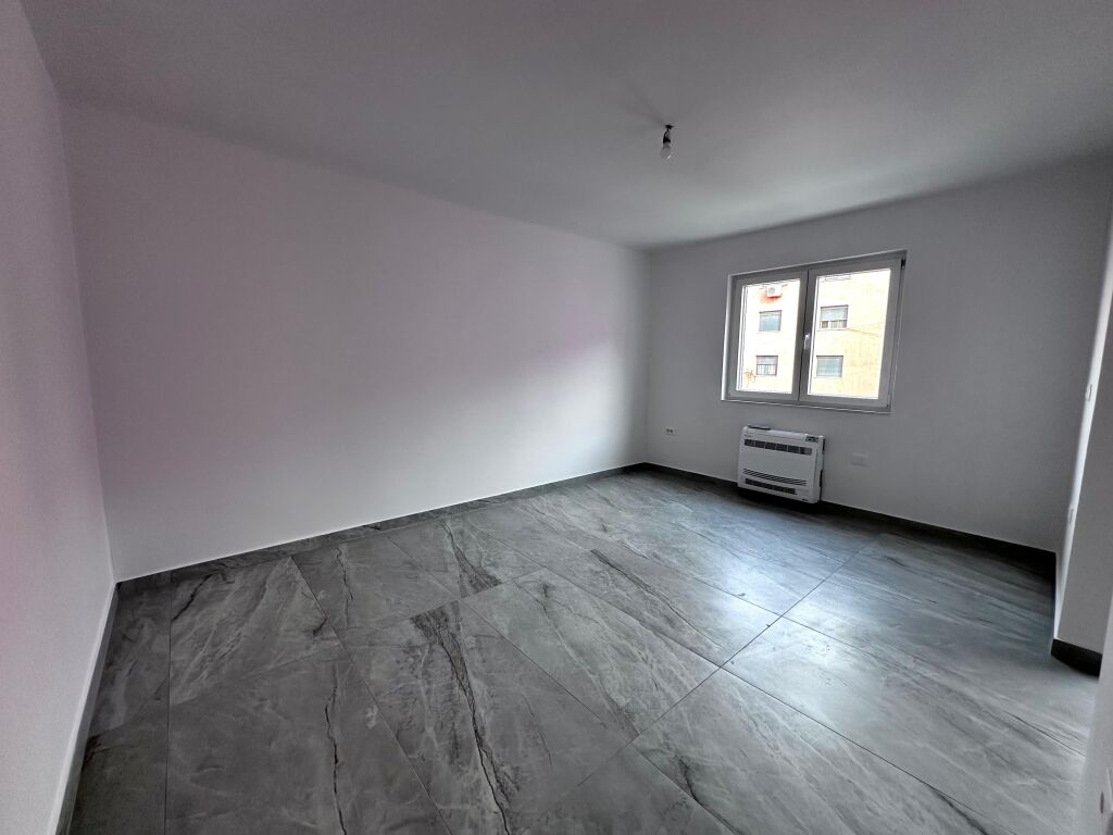 VENDESI APPARTAMENTO 2+1+2T VICINO ALLO STADIO, VALA PARK – DURRËS