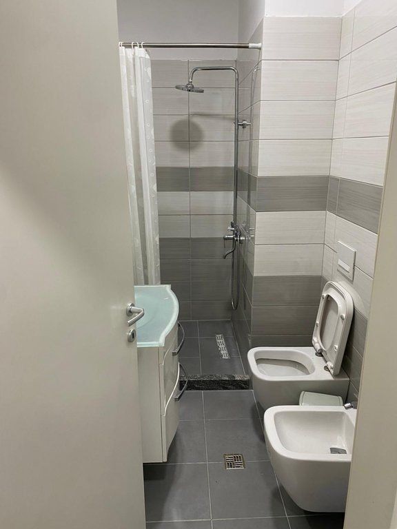 SHITET APARTAMENT 3+1+2 LIQENI I THATË, PRANE RADISSONIT TIRANË 260,000 €