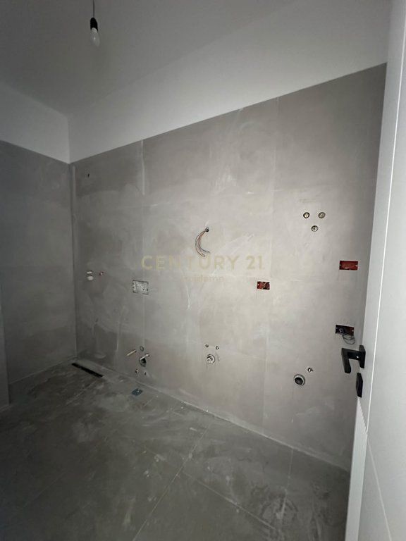 Apartament 2+1 per shitje tek Gjiri Lalzit !