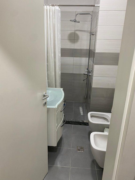 SHITET APARTAMENT 3+1+2 LIQENI I THATË, PRANE RADISSONIT TIRANË 260,000 €