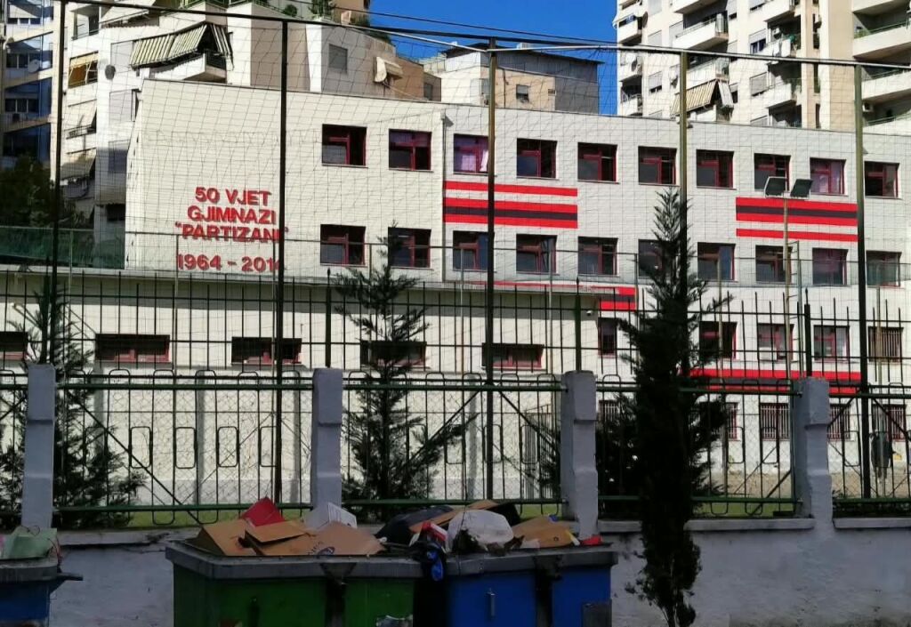 Vendesi appartamento LUSSUOSO 1+1 presso il Liceo Partizani, Selvia, Via Dibra.