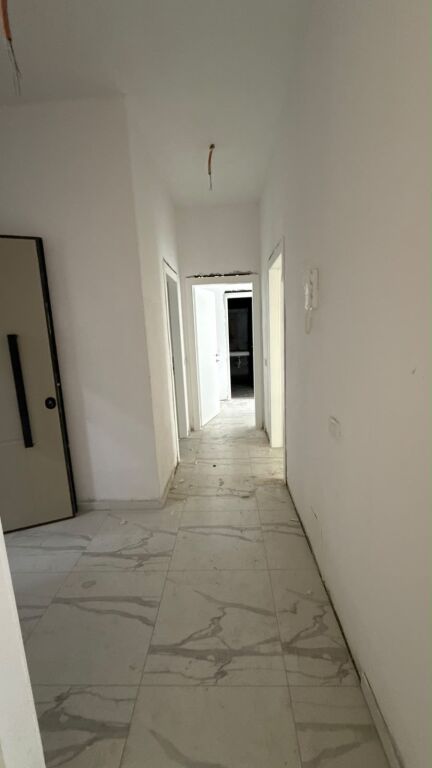Apartament ne shitje 2+1+2 te Porta e Tiranes