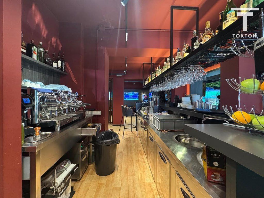 For sale, Commercial space 📍Rruga Komuna e Parisit, Tiranë.