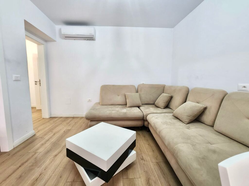 # FOR RENT: 2+1 📍Petro Nini - Lake Area, Blloku | 2nd Floor | Area: 60m² - 100% Fully Furnished | 60,000 ALL/Month