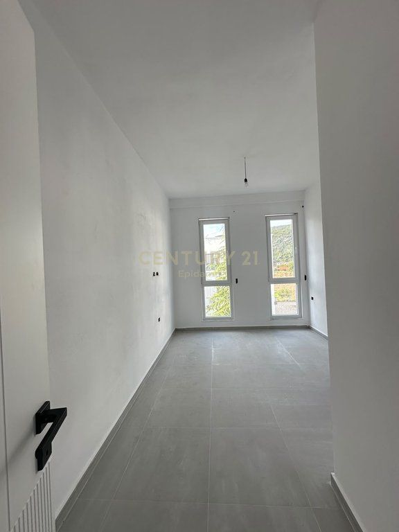 Apartament 2+1 per shitje tek Gjiri Lalzit !