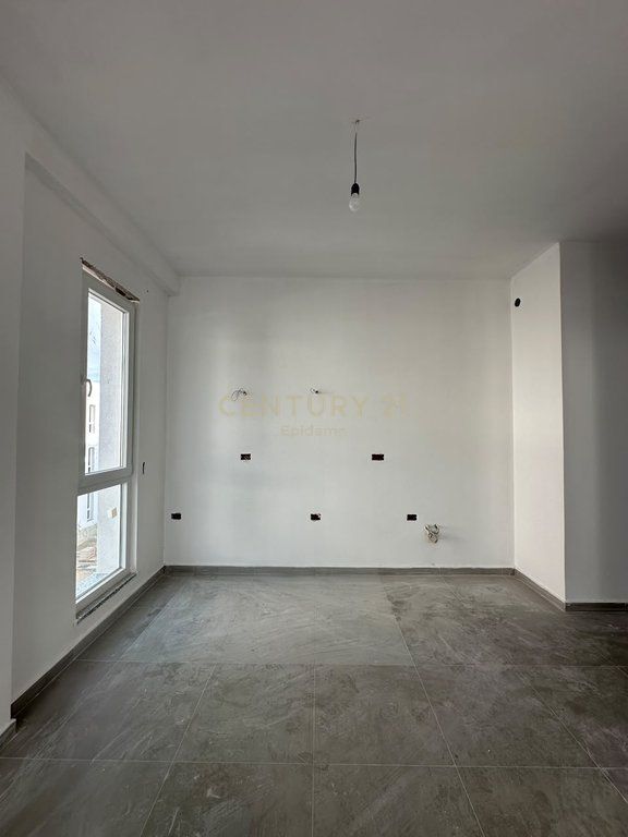 Apartament 2+1 per shitje tek Gjiri Lalzit !