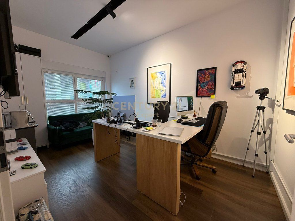 AMBIENT MULTIFUNKSIONAL ME QIRA – KOMPLEKSI MANGALEM, ALI DEM 2,000 € /Muaj