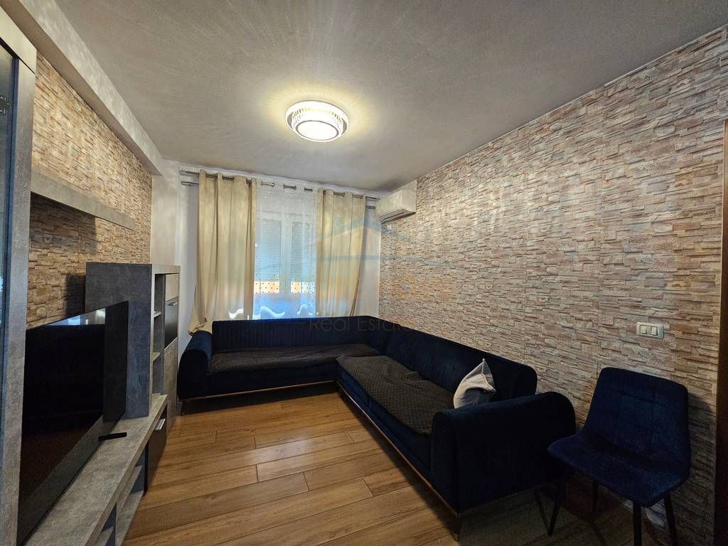 Shitet, Apartament 2+1+2+Post Parkimi,Rruga Jordan Misja,Tiranë.