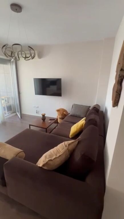2+2 furnished for rent at the Zoological Garden 700 eu