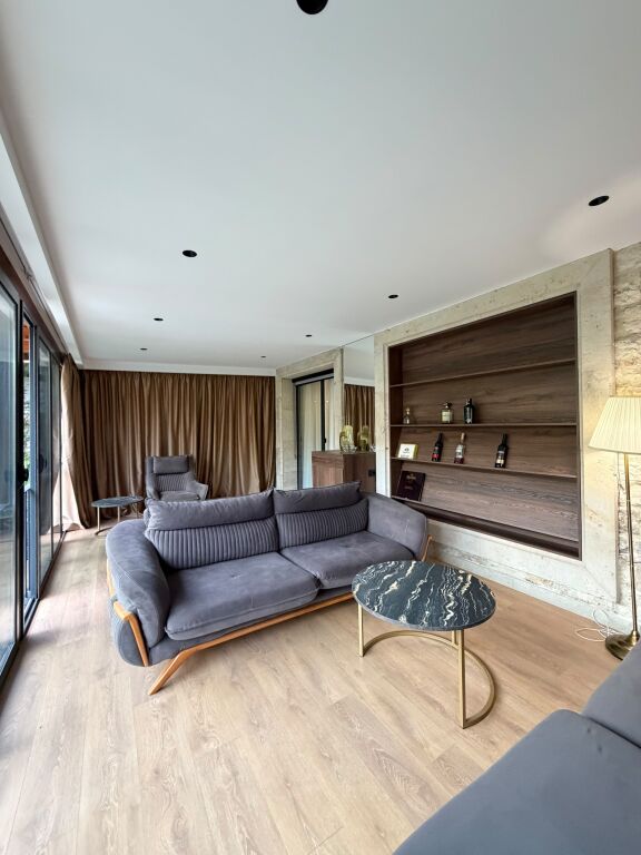 Villa with pool and 3 parking spaces in Teg