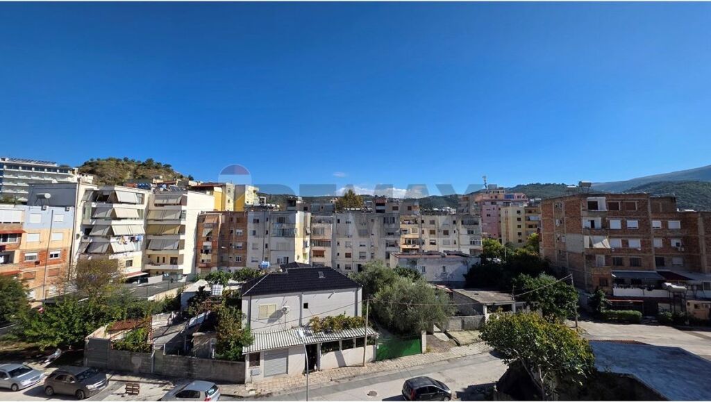 🏡 APARTAMENT 2+1 NË SHITJE – QENDËR, VLORË