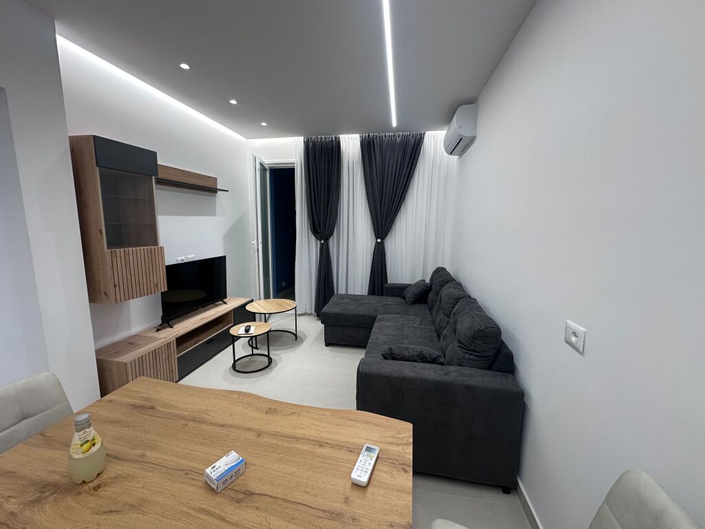 1+1 rent univers city