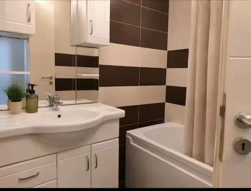 In the center of Tirana, a 1+1 apartment is for rent.