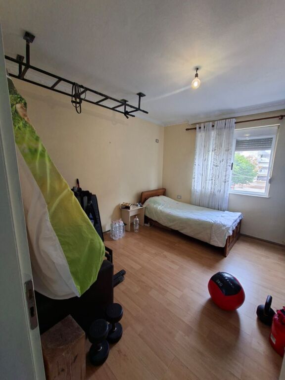 Vendesi appartamento 2+1 RR.Kavajes 145.000 euro