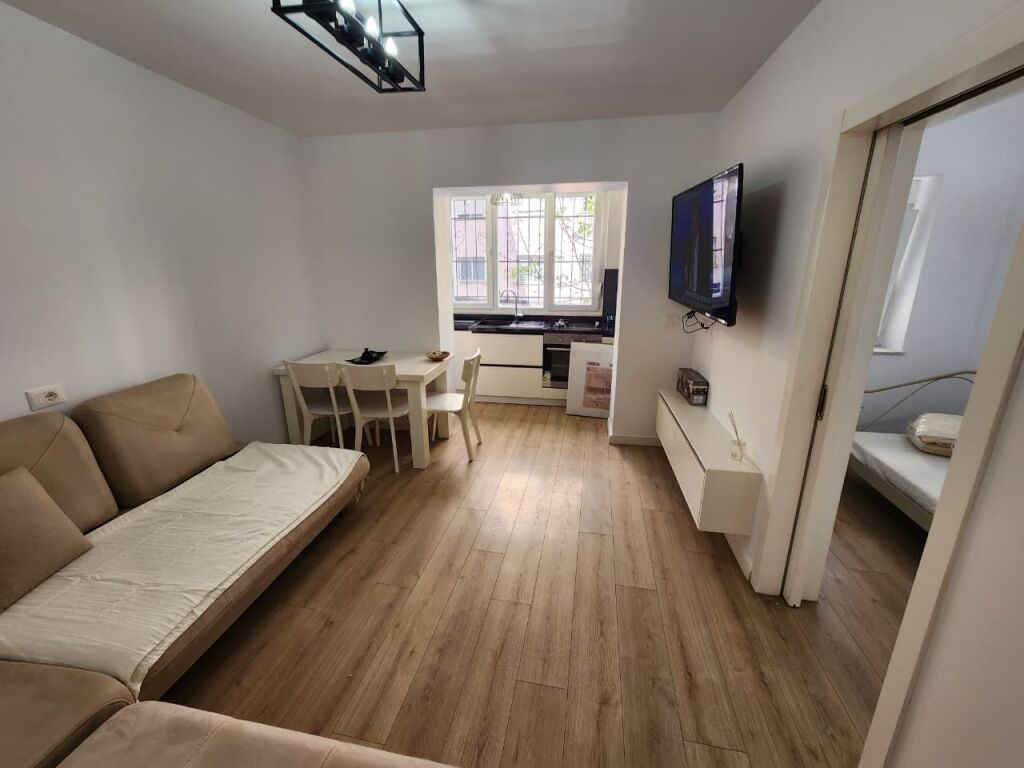 # FOR RENT: 2+1 📍Petro Nini - Lake Area, Blloku | 2nd Floor | Area: 60m² - 100% Fully Furnished | 60,000 ALL/Month