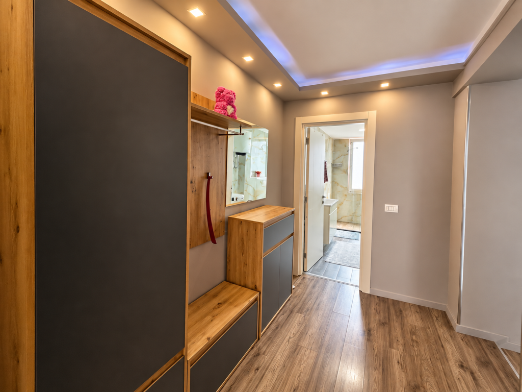 Shitet, Apartament 1+1, Blloku, Tiranë.