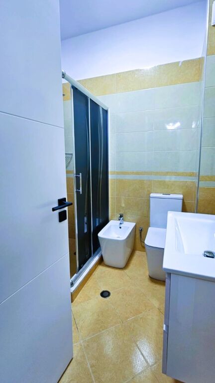 **APPARTAMENTO 2+1+2 IN AFFITTO CON POSTO AUTO**