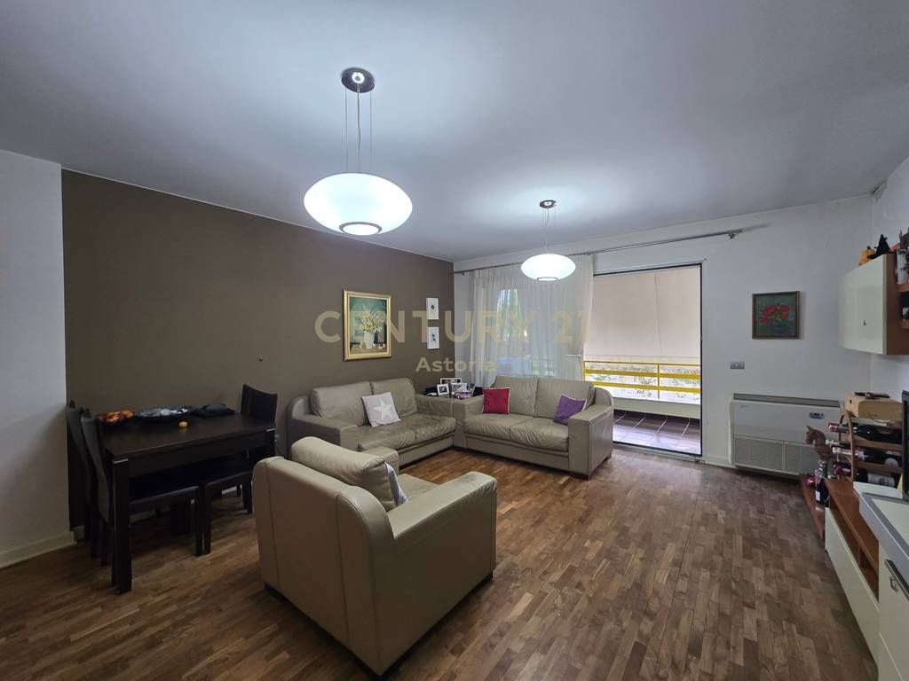 VENDESI APPARTAMENTO ARREDATO 2+1+2, A LIQENI I THATE 230,000 €