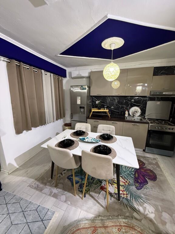 Nuovo Bazar , appartamento 1+1 in affitto 43.000 lek