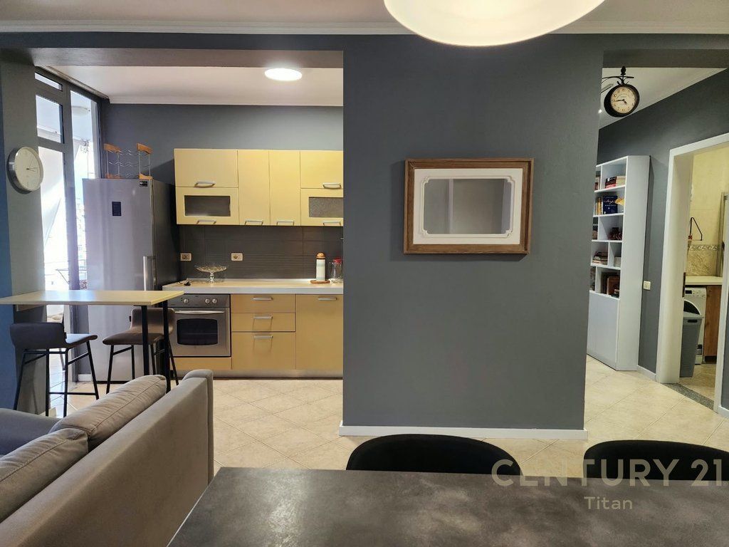 Appartamento moderno 2+1 in affitto a Toptani vicino al Centro 900 € /Mese