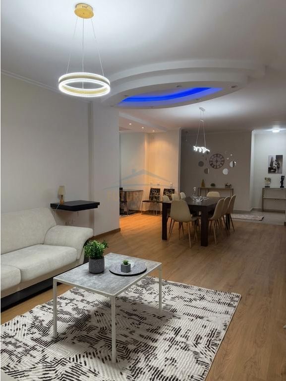 For rent, 2+1+2 apartment, Komuna e Parisit