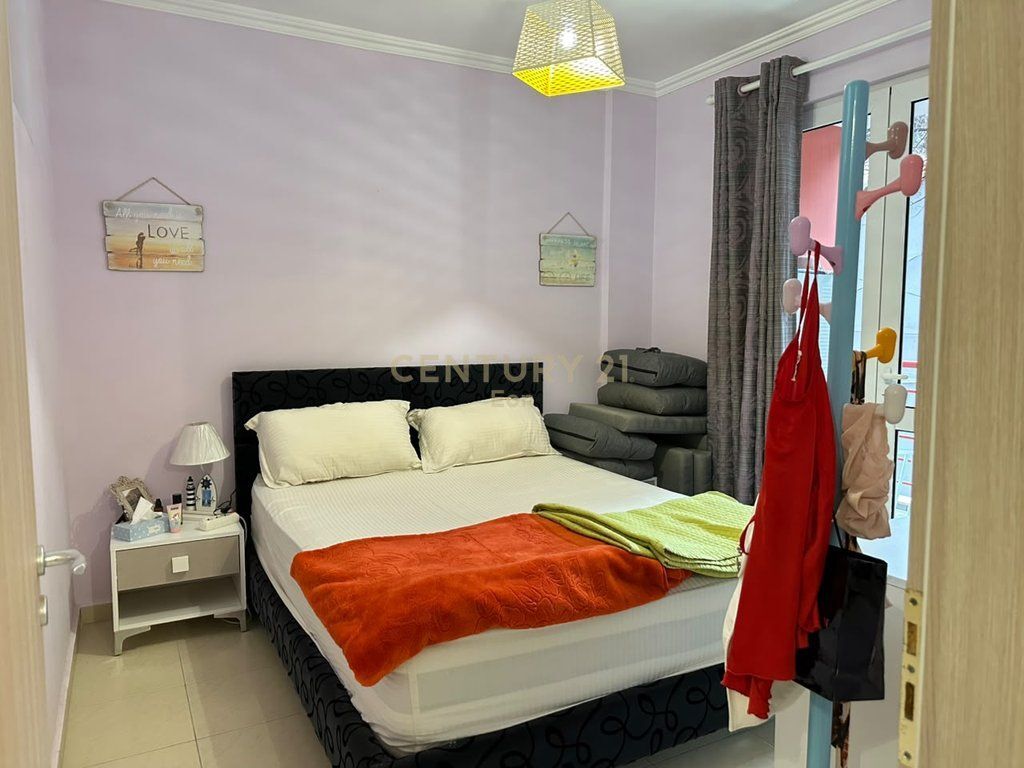 SHITET APARTAMENT 2+1 PRANE DETIT, PERBALL HOTEL HENRY NE MALIN E ROBIT !