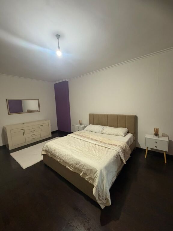 Apartament me qera 2+1 Komuna e Parisit