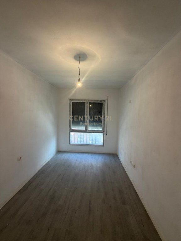 SHITET APARTAMENT 2+1+2 NE RRUGEN 5 MAJI